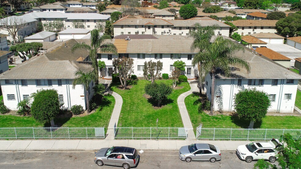 More Photos Of 4073 West Blvd, Los Angeles Apartments For Sale