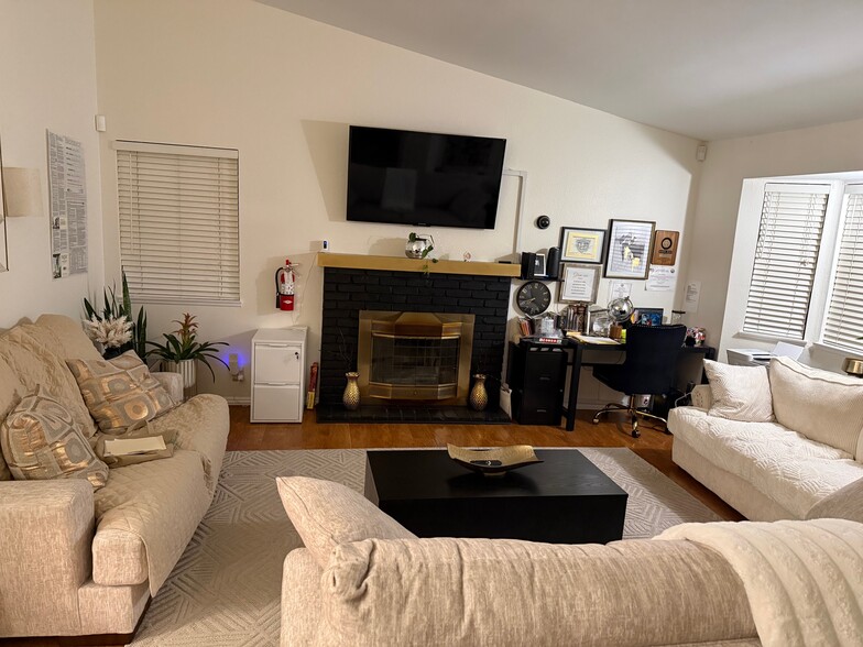 More Photos Of 43903 Kennsington Pl, Lancaster Healthcare For Sale