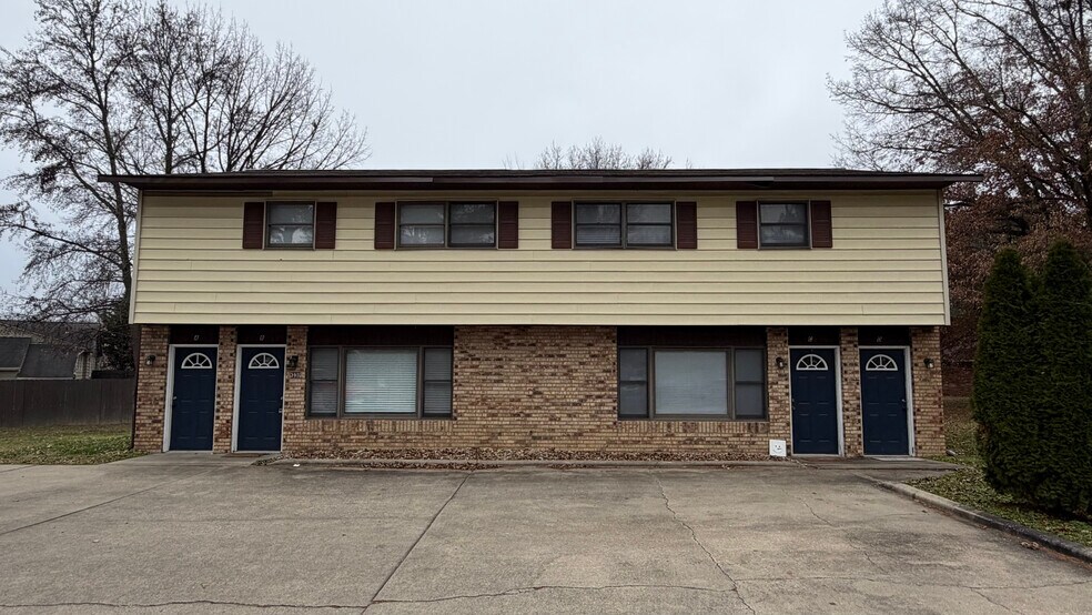 More Photos Of 390 N Beadle Dr, Carbondale Multifamily For Sale