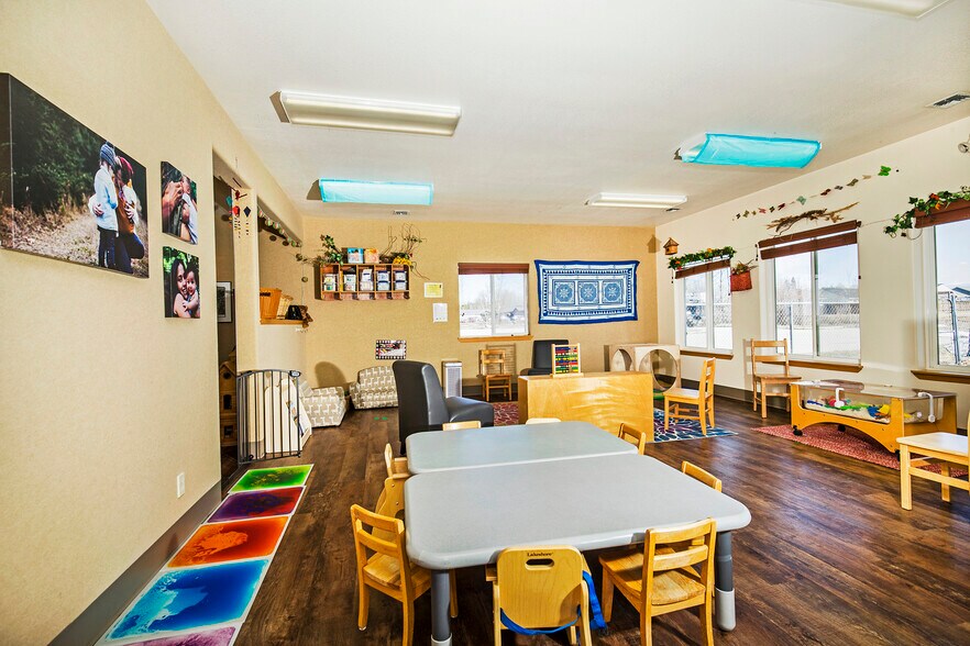 More Photos Of 137 McGhee Rd, Sandpoint Storefront Retail Office For Sale