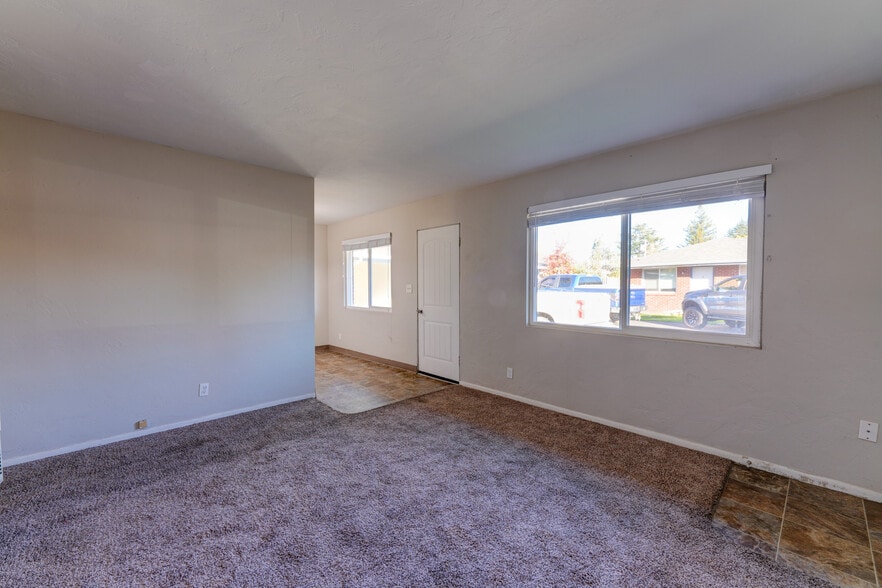 More Photos Of 1049 SE Walnut St, Hillsboro Apartments For Sale