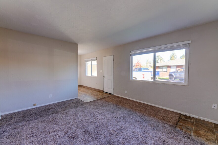 More Photos Of 1049 SE Walnut St, Hillsboro Apartments For Sale