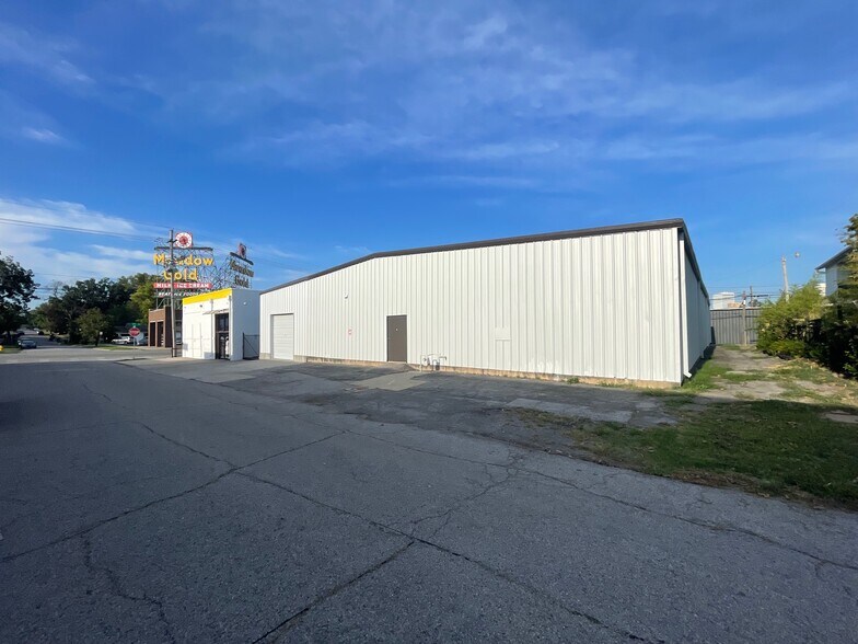 More Photos Of 1020 S Quaker Ave, Tulsa Warehouse For Lease