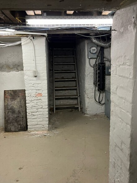 More Photos Of 2275 Bridge St- Building 6, Philadelphia Office Residential For Sale