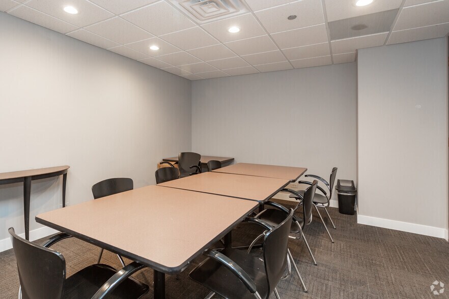 More Photos Of 180 N Michigan Ave, Chicago Office For Lease