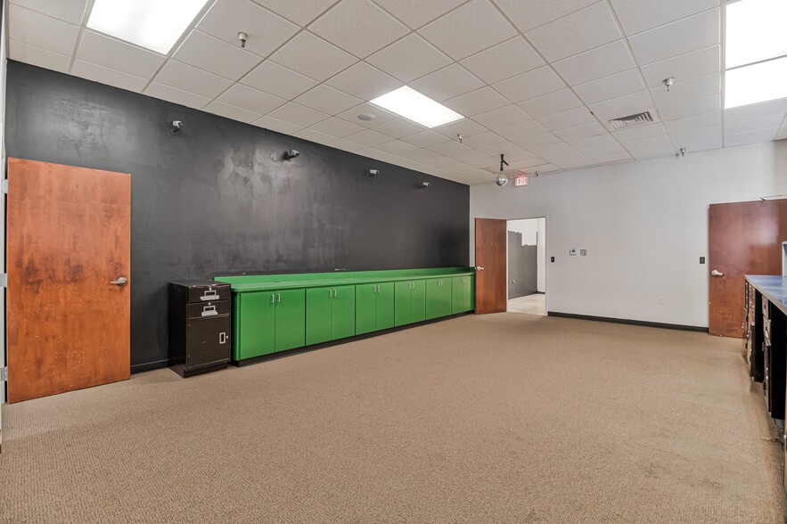 More Photos Of 5428-5444 Dogwood Dr, Milton Unknown For Lease