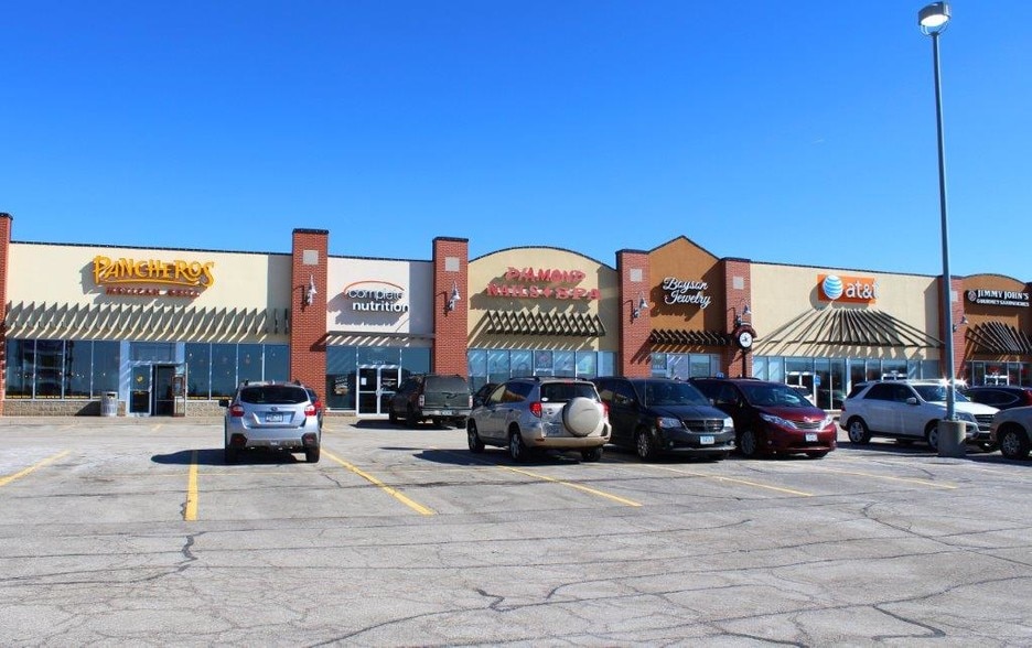 More Photos Of 4701 SE 1st Ave, Cedar Rapids General Retail For Lease