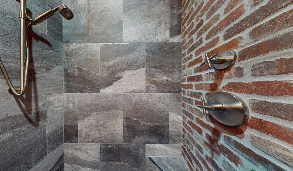 More Photos Of 3508 S Manhattan Ave, Tampa Health Club For Sale