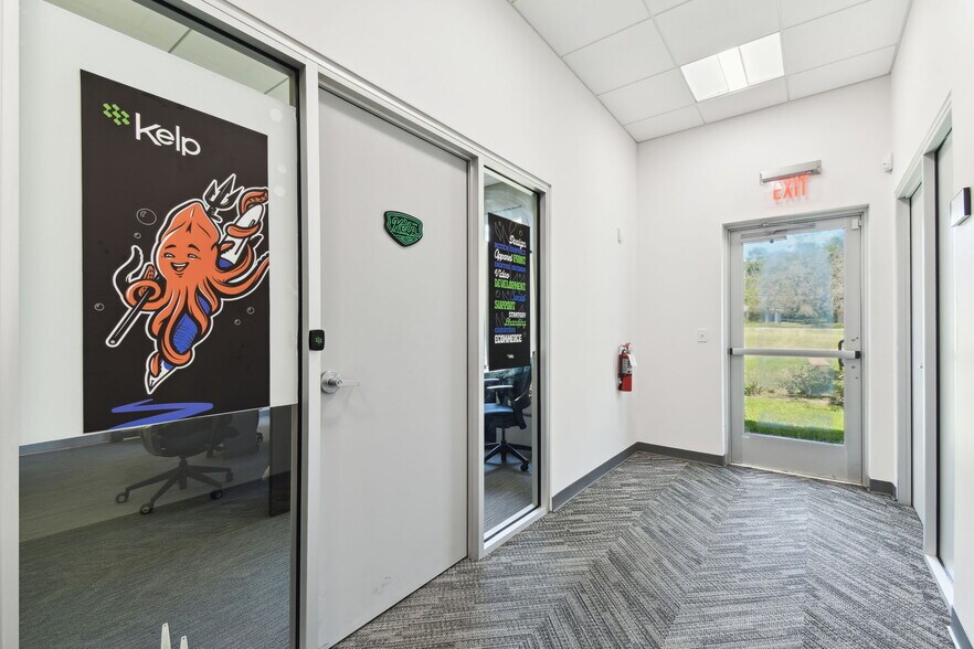 More Photos Of 924 Hale Ave, Brooksville Office For Sale