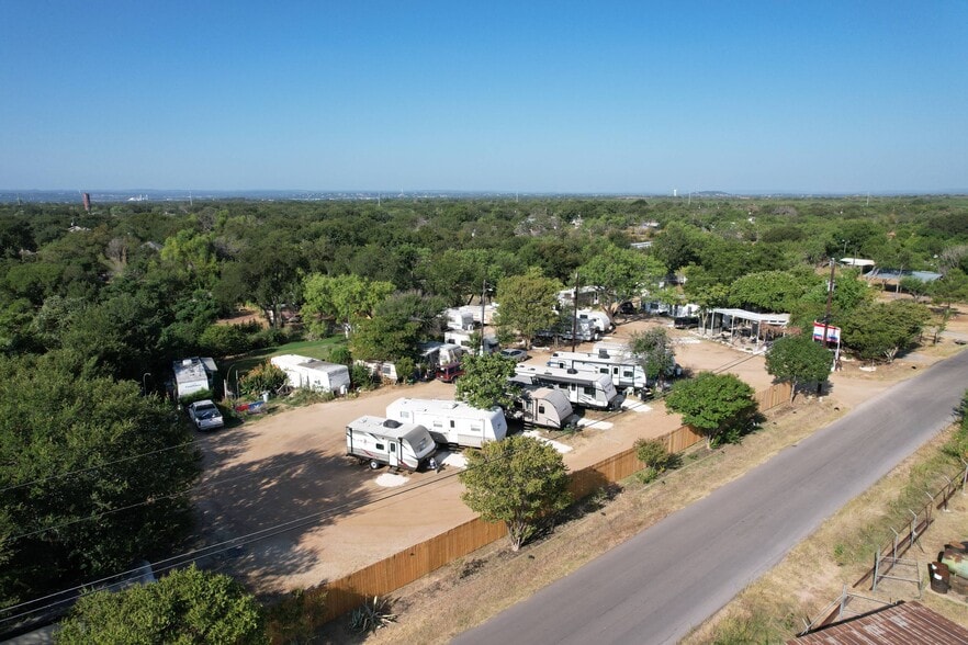 More Photos Of 1206 Churchill Dr, Granite Shoals Trailer Camper Park For Sale
