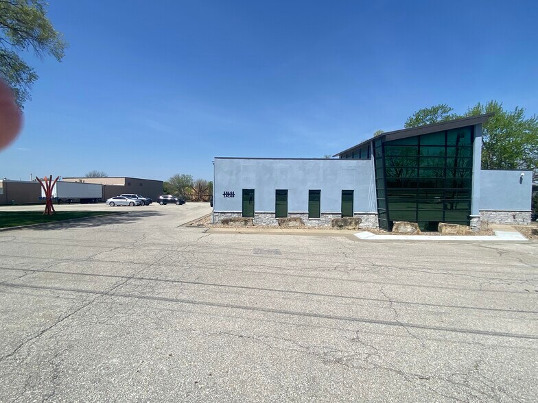 More Photos Of 14144-14148 Santa Fe Trail Dr, Lenexa Warehouse For Sale
