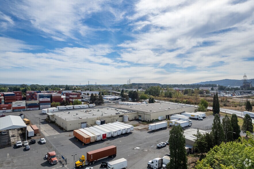 More Photos Of 10001 N Rivergate Blvd, Portland Warehouse For Lease