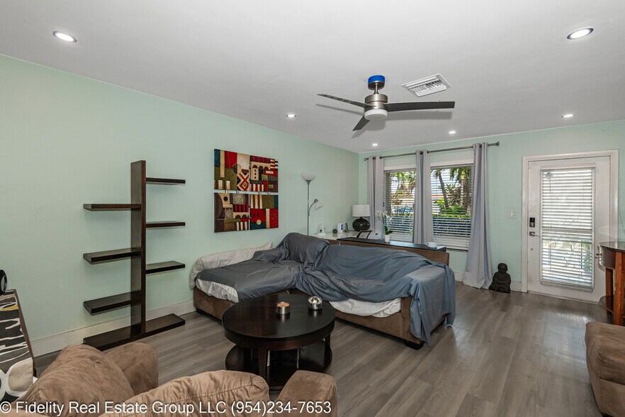 More Photos Of 1425 Ne 55th St, Fort Lauderdale Specialty For Sale