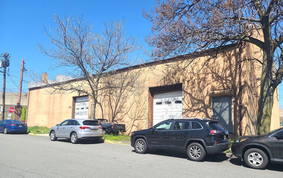 More Photos Of 301 Bergen St, Harrison Warehouse For Sale