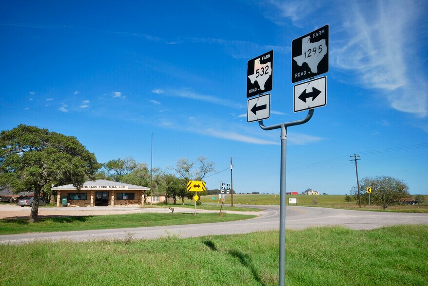 More Photos Of 5040 FM 1295, Moulton Specialty For Sale