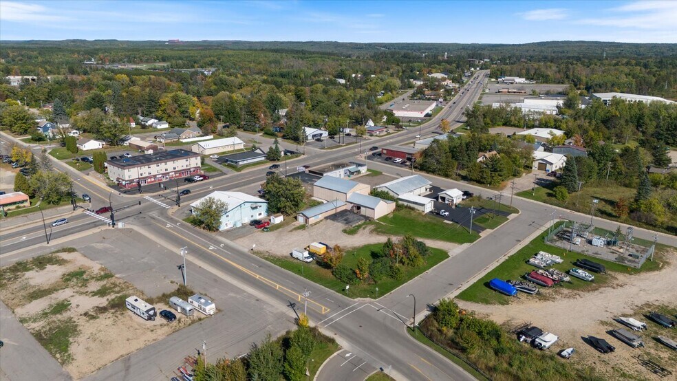 More Photos Of 816 NW 4th St, Grand Rapids General Retail For Sale