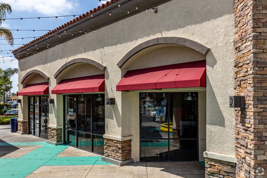 More Photos Of 214 S State College Blvd, Anaheim Restaurant For Lease