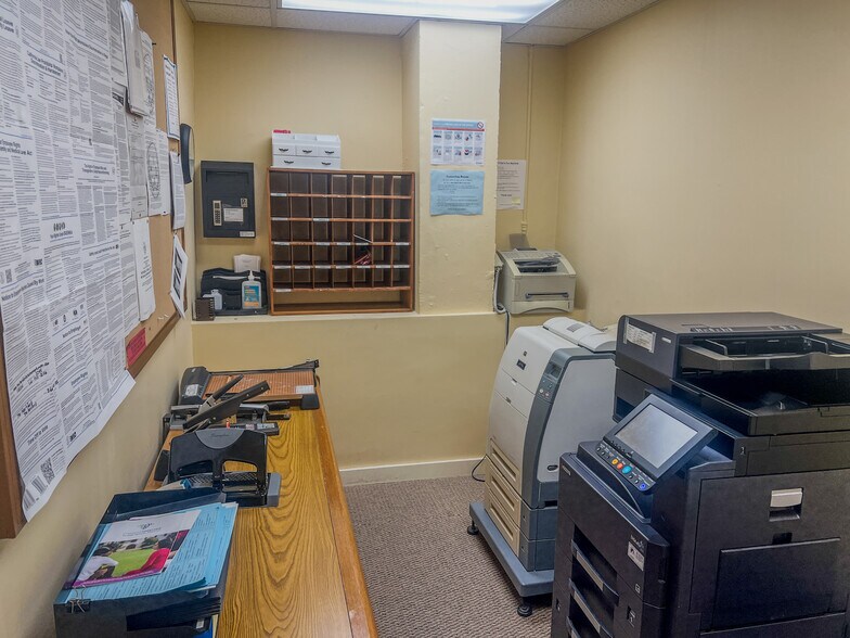 More Photos Of 433 E Canon Perdido St, Santa Barbara Office For Lease