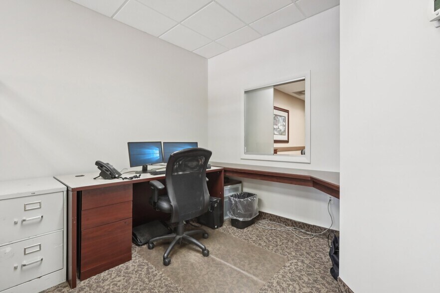 More Photos Of 401 Hamburg Turnpike, Wayne Medical For Sale