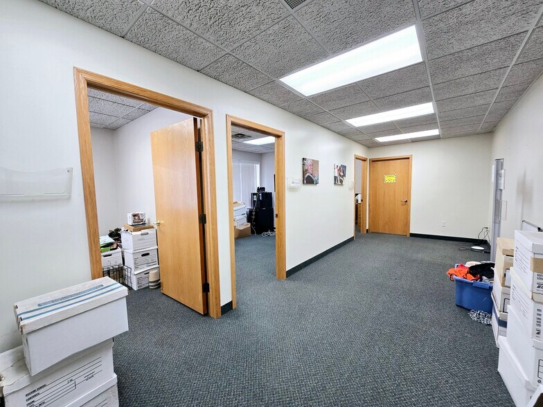 More Photos Of 5833 Pecan St, North Branch Office For Sale