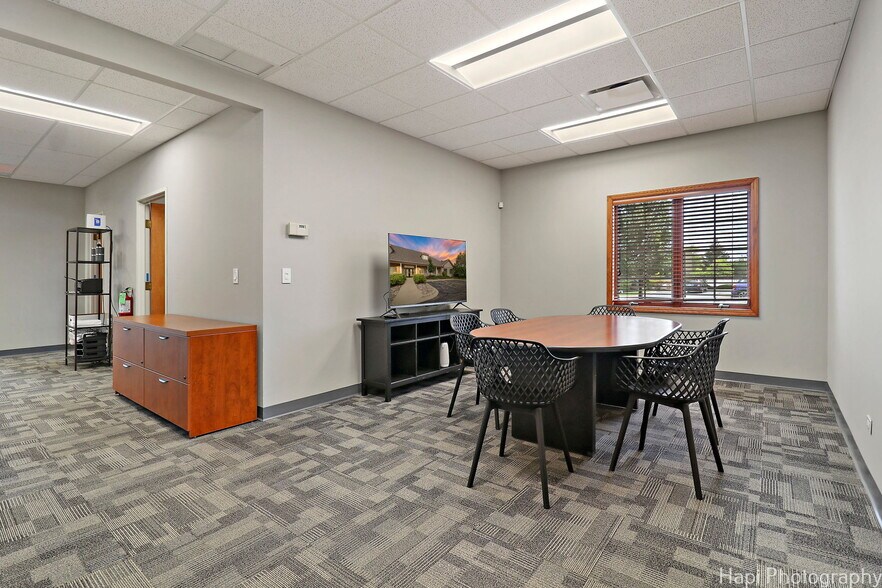 More Photos Of 3 Executive Ct, South Barrington Medical For Lease
