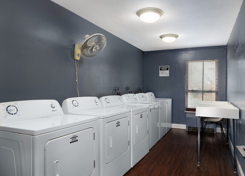 More Photos Of 1001 N McKnight Rd, Saint Louis Apartments For Sale