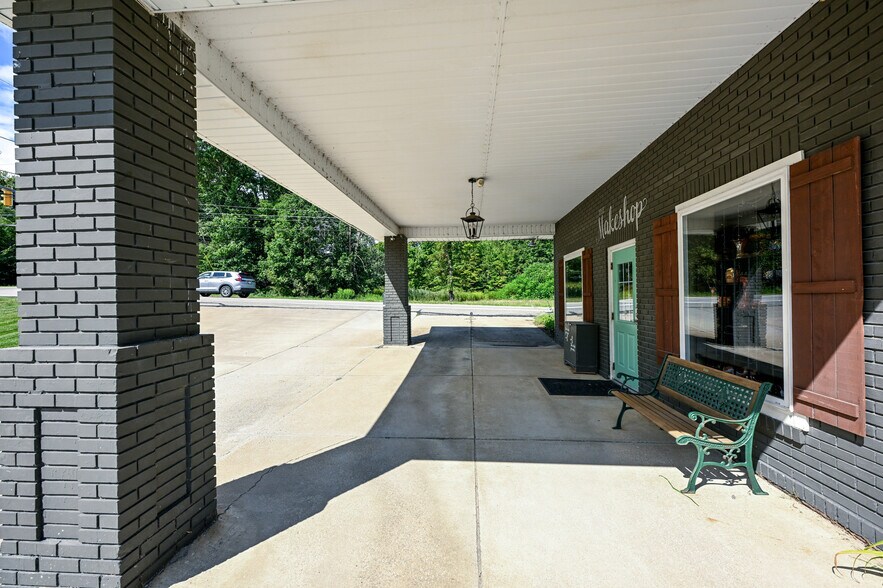 More Photos Of 4434 Wadsworth Rd, Norton Freestanding For Sale