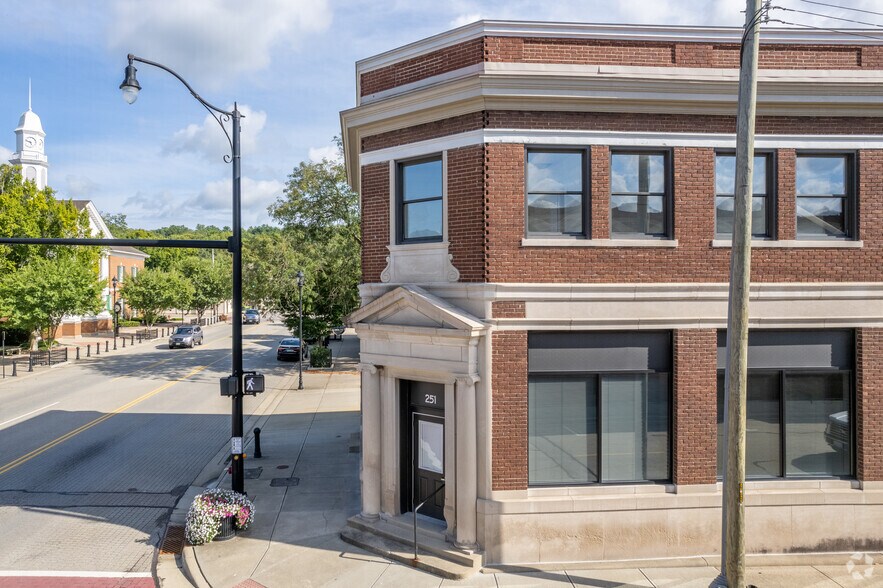 More Photos Of 251 E Main St, Batavia Office For Sale