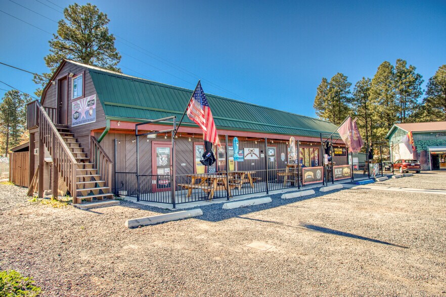 Primary Photo Of 4207 W White Mountain Blvd, Lakeside Restaurant For Sale