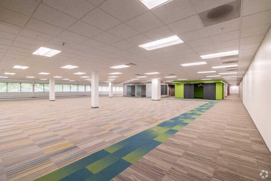 More Photos Of 14 Central Park Dr, Hooksett Medical For Lease