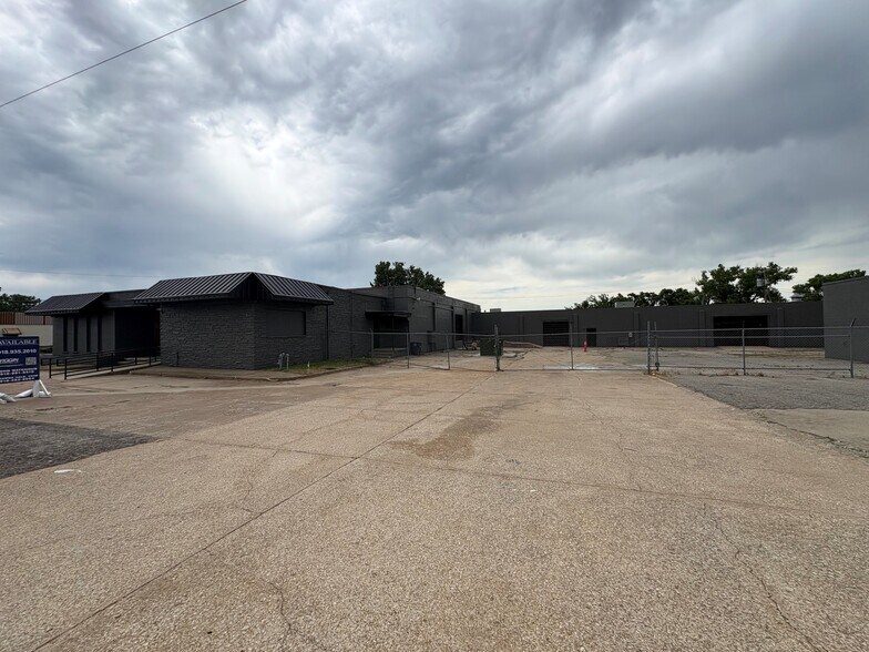 More Photos Of 5909 E 15th St, Tulsa Manufacturing For Sale