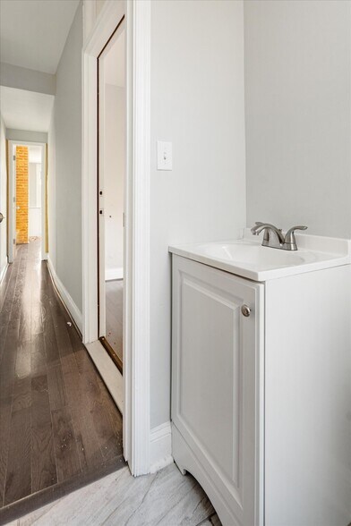 More Photos Of 204 E 25th St, Baltimore Office For Sale