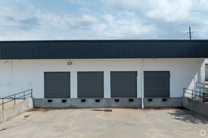 More Photos Of 3115 Fry Rd, Katy Warehouse For Lease