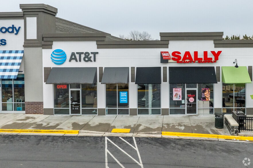 More Photos Of 200 Clifton Blvd, Westminster Storefront For Lease