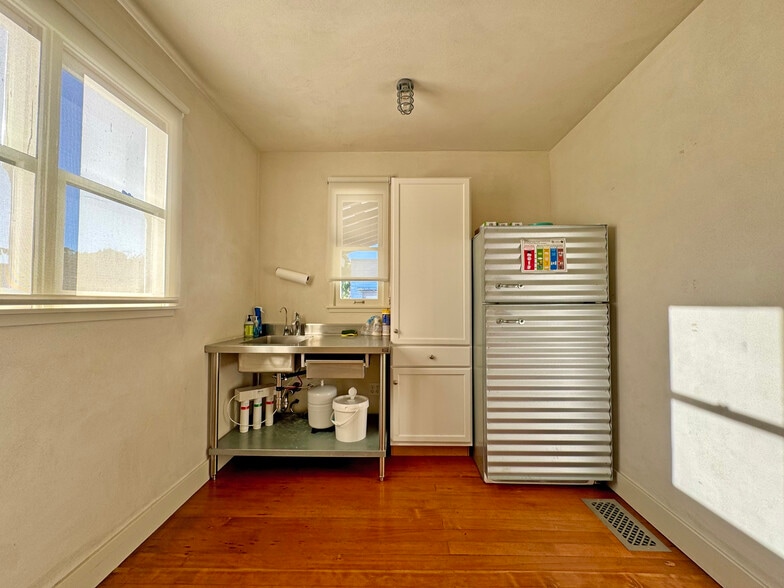 More Photos Of 915 De La Vina St, Santa Barbara Loft Creative Space For Lease