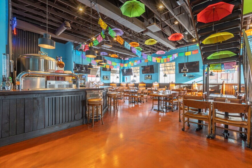 More Photos Of 415 N Benton Dr, Sauk Rapids Restaurant For Sale