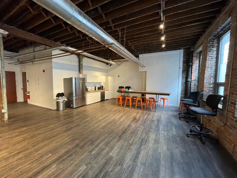 More Photos Of 34-38 W Gay St, Columbus Loft Creative Space For Sale