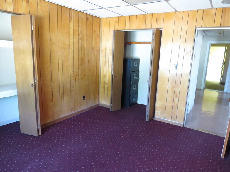 More Photos Of 5908 Columbia Ave, Hammond Office For Lease