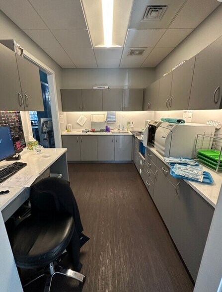 More Photos Of 12335 Hymeadow Dr, Austin Office For Sale