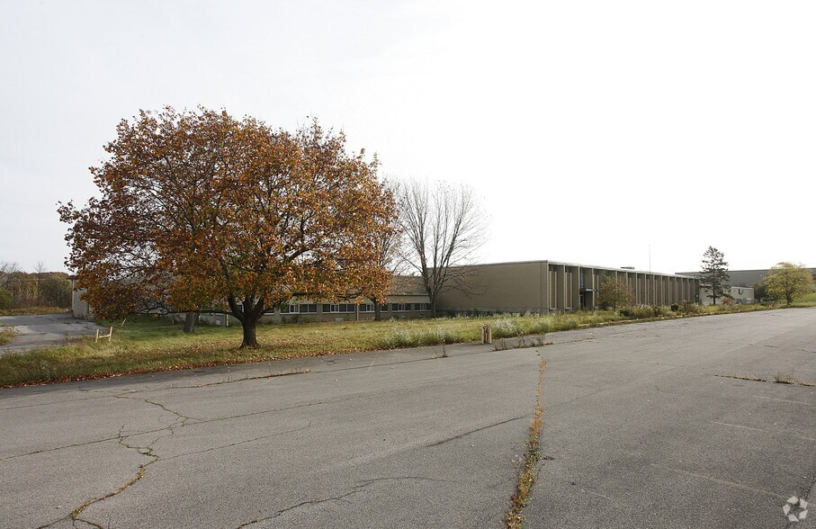 Primary Photo Of 7528 State Fair Blvd, Baldwinsville Manufacturing For Lease