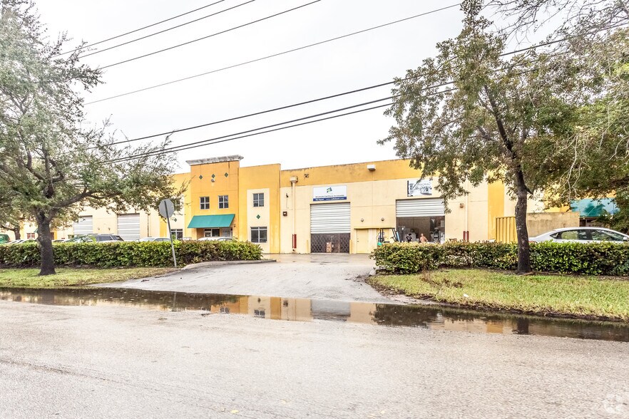 More Photos Of 3201-3241 NW 82nd Ave, Miami Warehouse For Lease