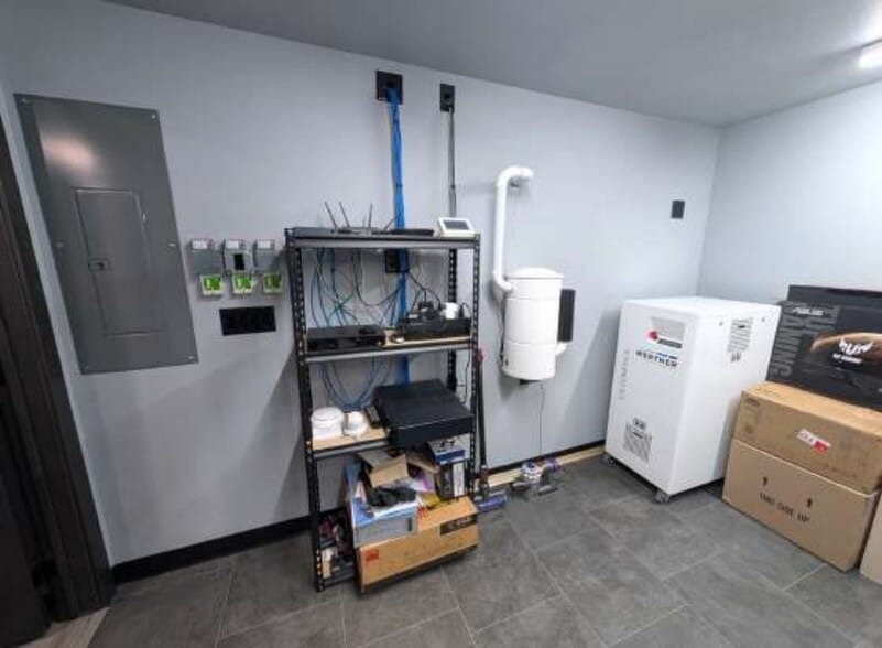 More Photos Of 7107 N 19th St, Bismarck Warehouse For Sale