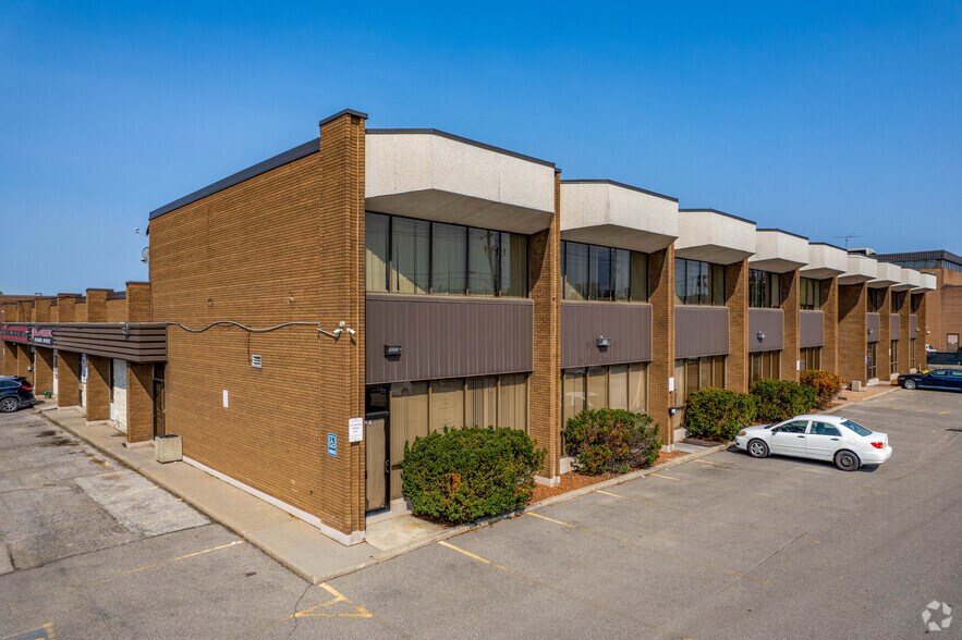 More Photos Of 430 Signet Dr, Toronto Flex For Sale