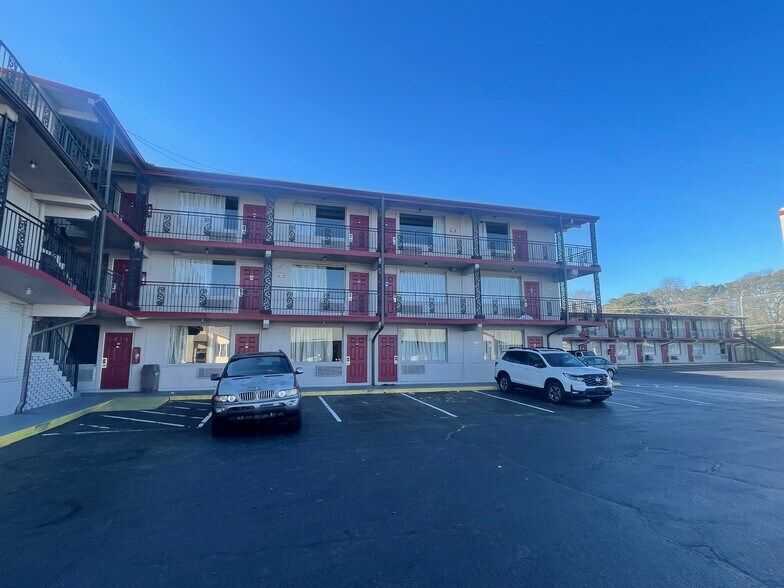 More Photos Of 2848 Bragg Blvd, Fayetteville Hotel For Sale