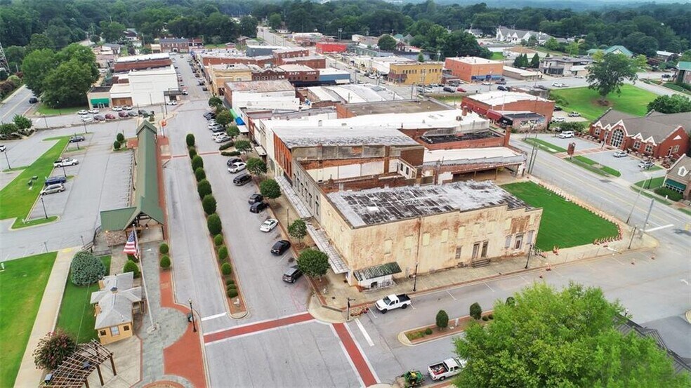 More Photos Of 235 Main St, Seneca Storefront For Sale