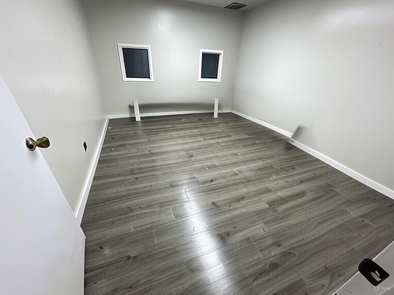 More Photos Of 2014 Homerule St, Honolulu Warehouse For Lease