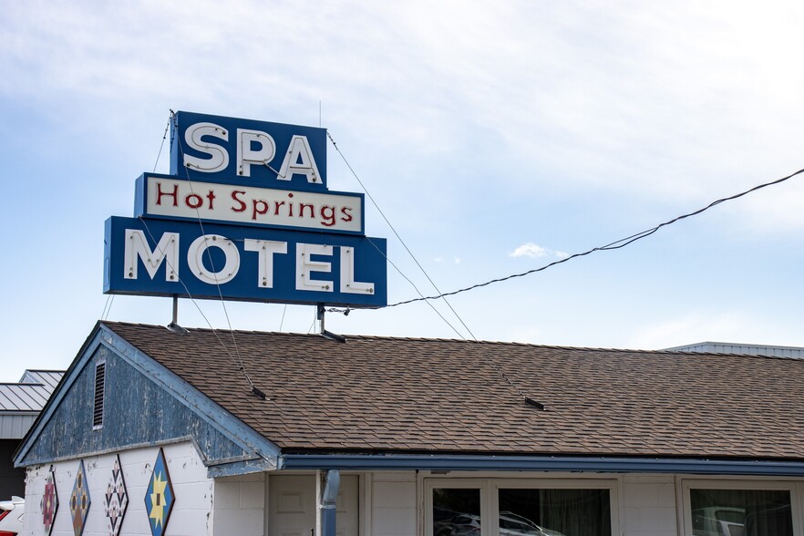 More Photos Of 202 W Main St, White Sulphur Springs Hotel For Sale