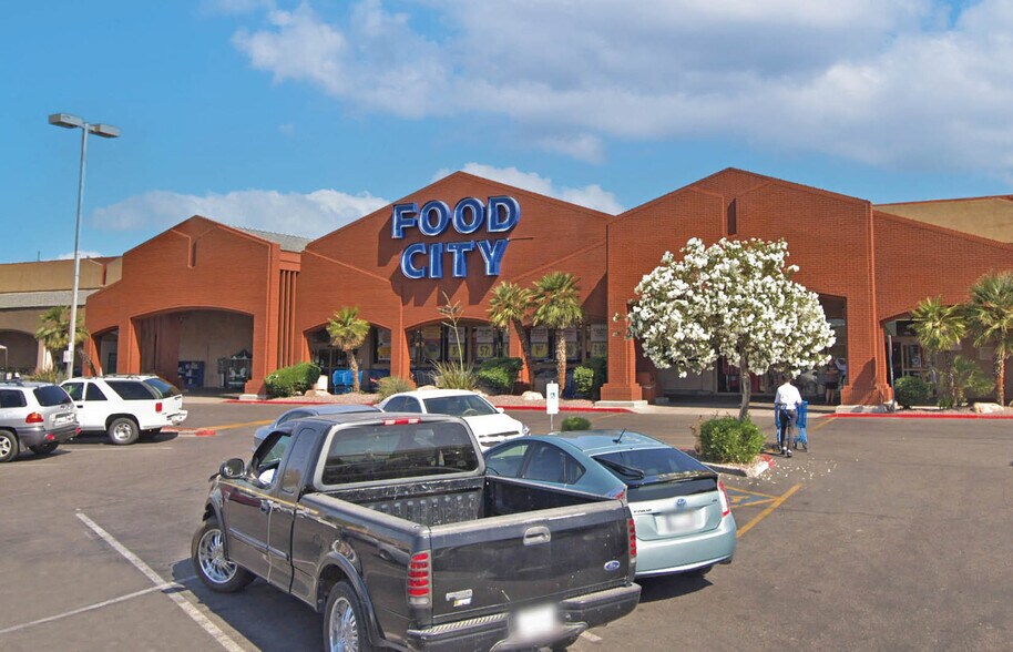 More Photos Of 3202 E Greenway Rd, Phoenix General Retail For Lease