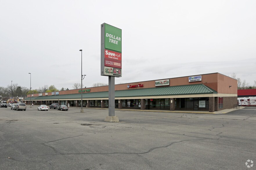More Photos Of 1621 Leonard St NE, Grand Rapids Freestanding For Lease