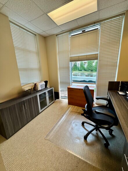 More Photos Of 2620 Arrowood Rd, Charlotte Medical For Lease